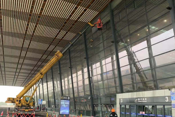 明溪玻璃幕墙维护和保养